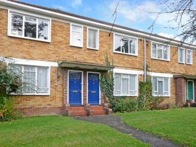 House for rent in Heol-las, Surrey