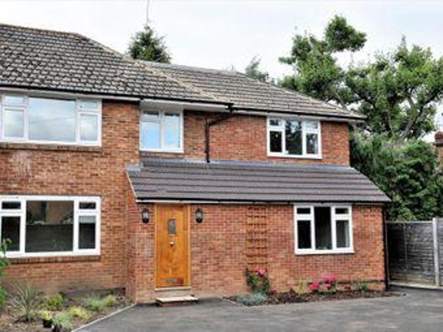 House for rent in Pachesham Park, Surrey