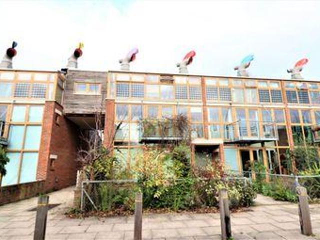 House for rent in Surrey