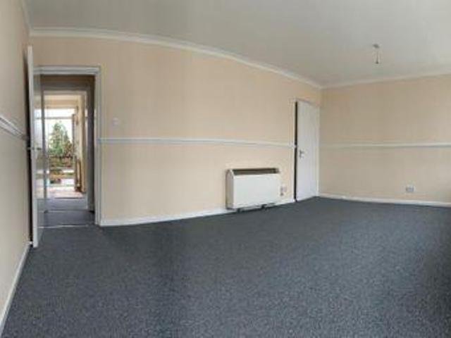 House for rent in Row Town, Surrey