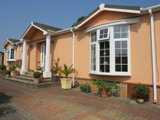 House for sale in Knottingley, West Yorkshire