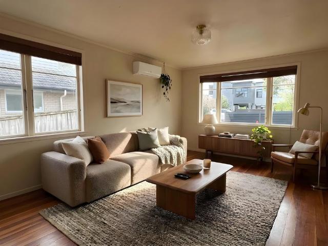 House for rent in Point England, Oroua County