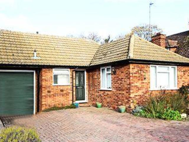 House for sale in Chertsey, Runnymede