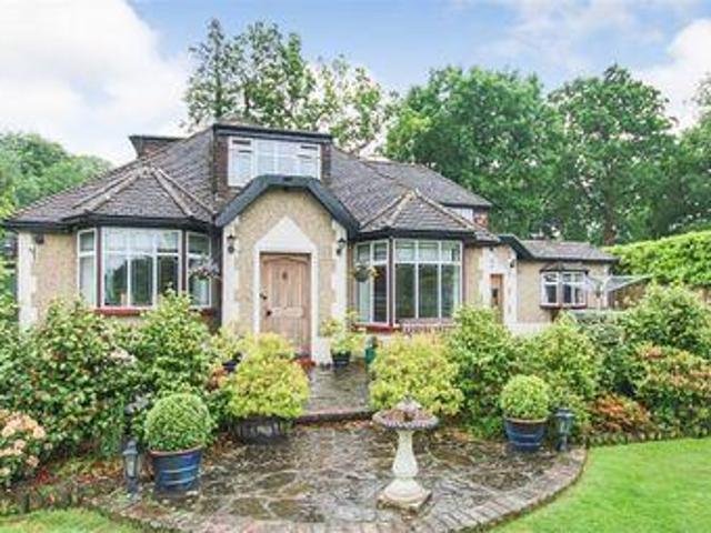 House for sale in Hillview, Surrey