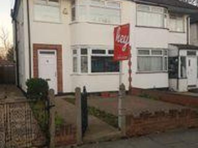 House for rent in Northolt, Greater London