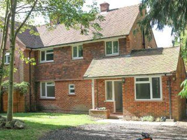 House for rent in Pachesham Park, Surrey