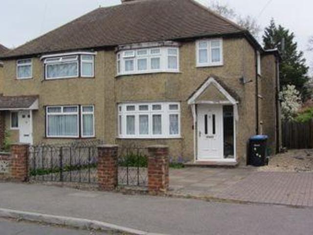 House for rent in Row Town, Surrey