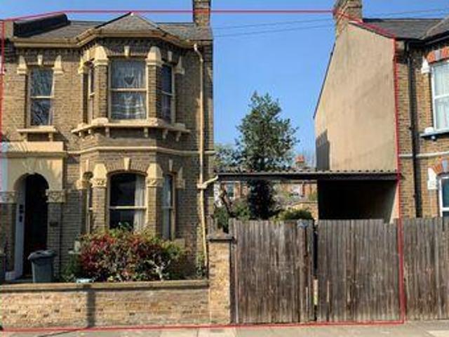 House for sale in Brentford End, Greater London