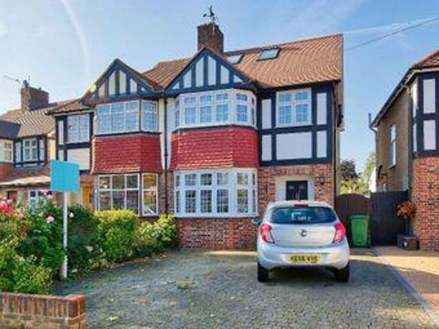 House for sale in New Malden, Greater London