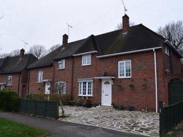 House for sale in Heol-las, Surrey