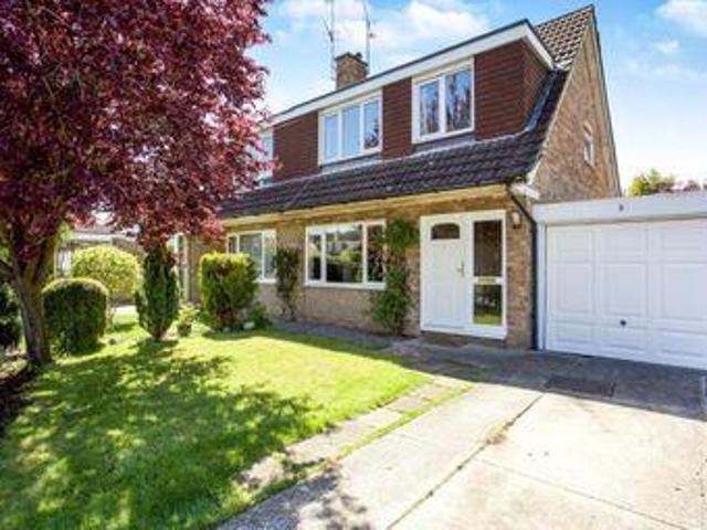 House for sale in Heol-las, Surrey