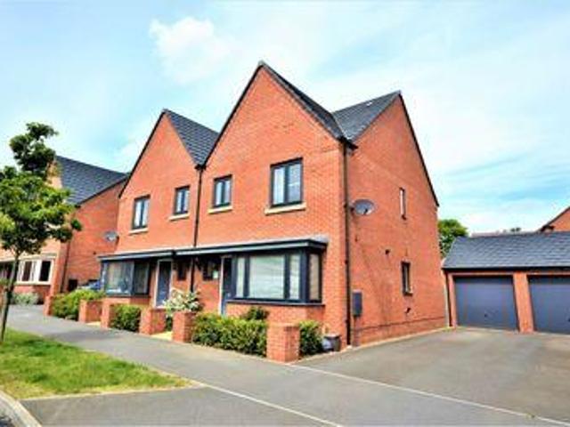 House for sale in Northampton, Northamptonshire