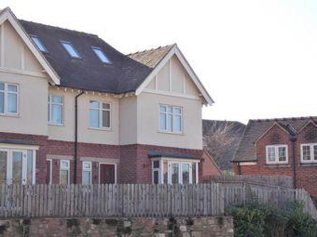 House for sale in Froggatt, East Midlands