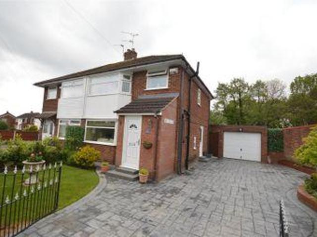 House for sale in Rossmore, Cheshire