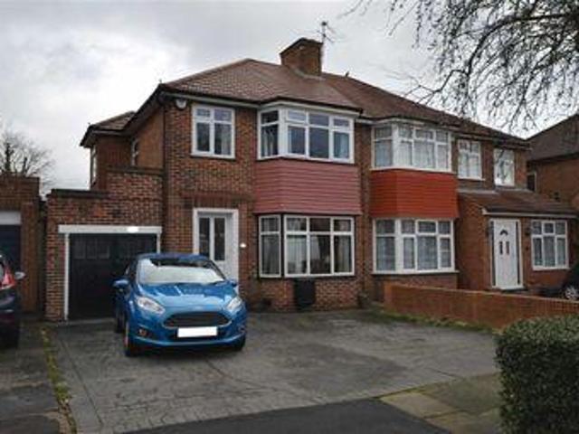 House for sale in Little Stanmore, Greater London