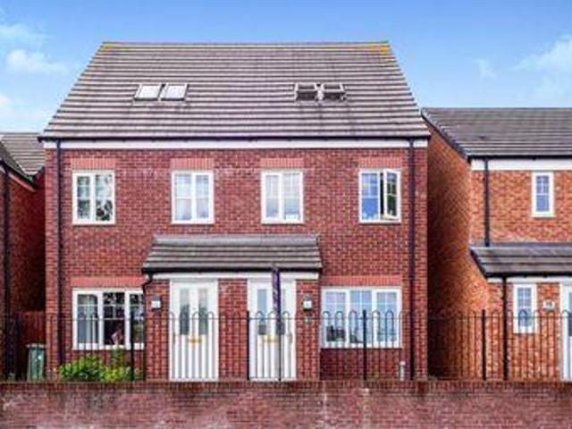 House for sale in Stalybridge, Tameside
