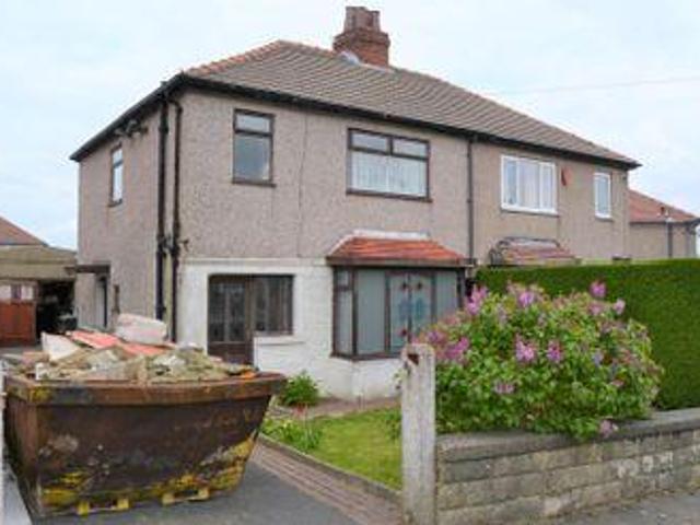 House for sale in Huddersfield, West Yorkshire