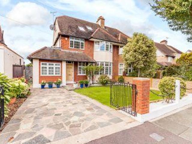 House for sale in Royal Borough of Kingston upon Thames, Greater London