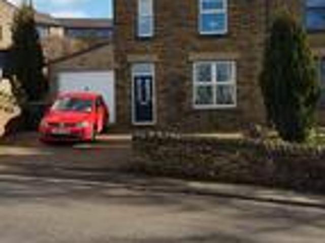 House for sale in Huddersfield, West Yorkshire