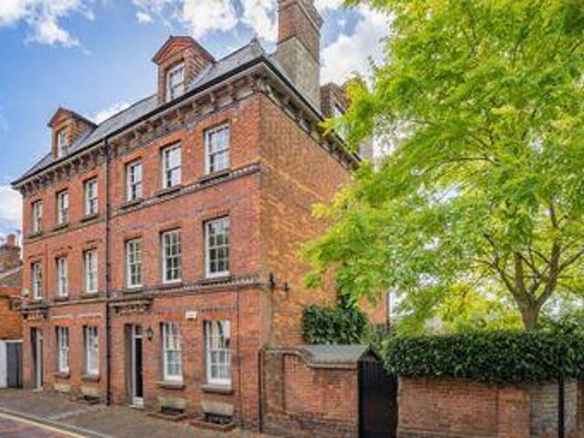 House for sale in The Butts, Kent