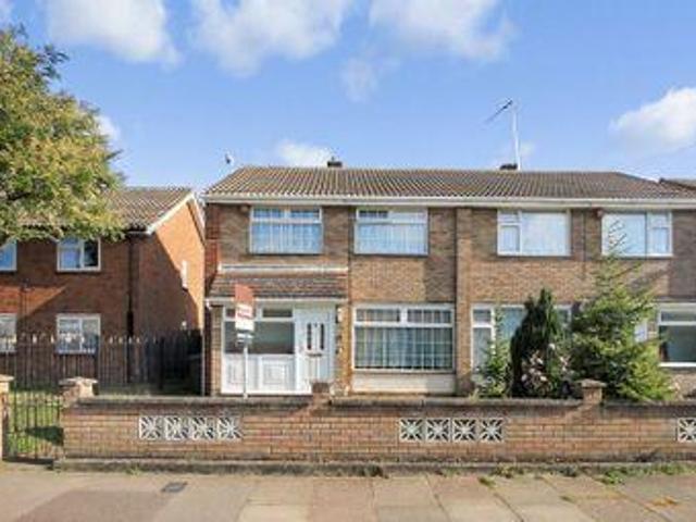 House for sale in Luton