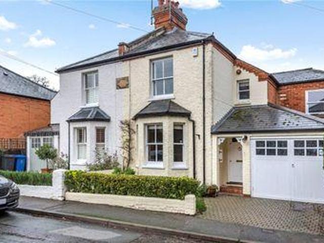House for sale in Ascot