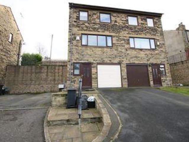 House for sale in Brighouse, West Yorkshire