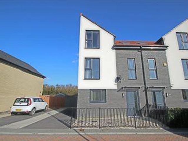 House for sale in Pontefract, West Yorkshire
