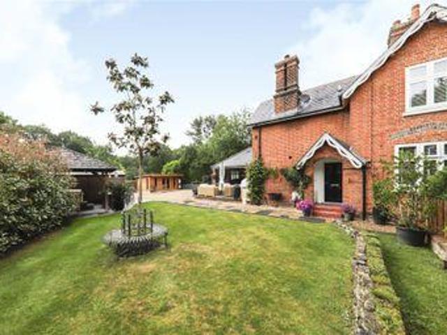 House for sale in Heol-las, Surrey