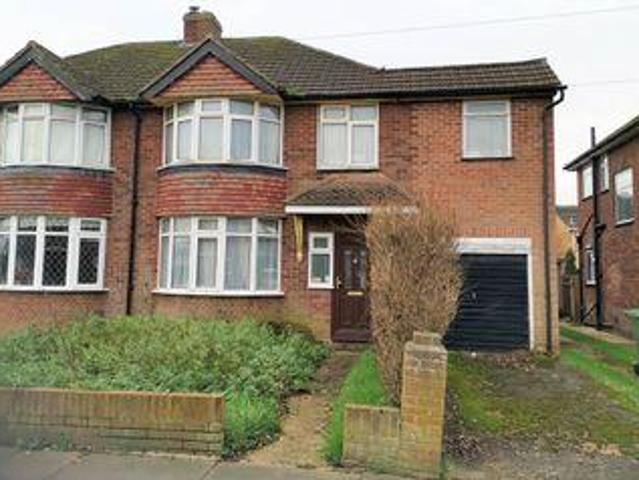 House for sale in Shepperton, Spelthorne