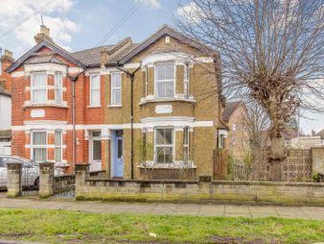 House for sale in Royal Borough of Kingston upon Thames, Greater London