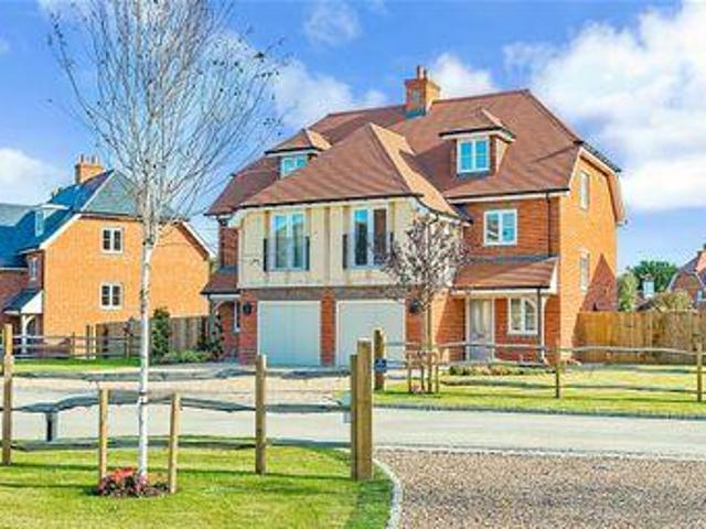 House for sale in Hillview, Surrey