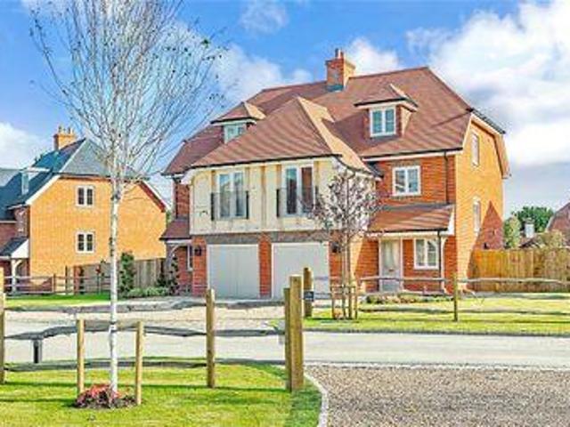 House for sale in Hillview, Surrey
