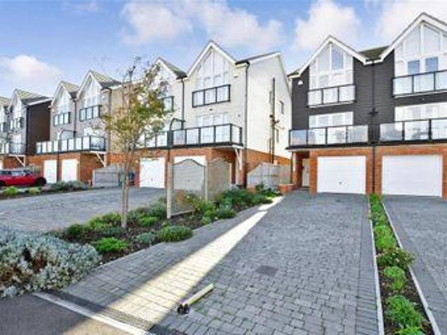 House for sale in Sheerness, Oad Street