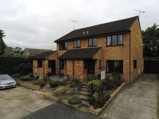 House for sale in Heol-las, Surrey