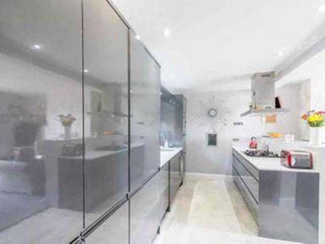 House for sale in Halifax, West Yorkshire