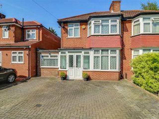 House for sale in Little Stanmore, Greater London