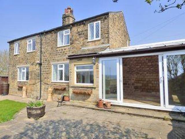 House for sale in Mirfield, West Yorkshire