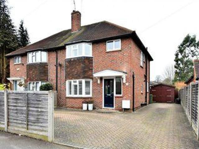 House for sale in Heol-las, Surrey