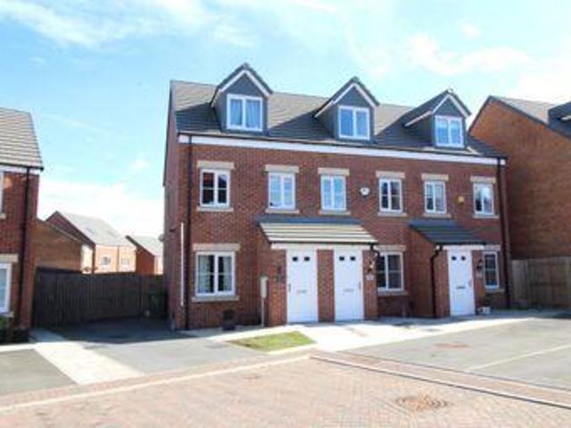 House for sale in Ossett, West Yorkshire