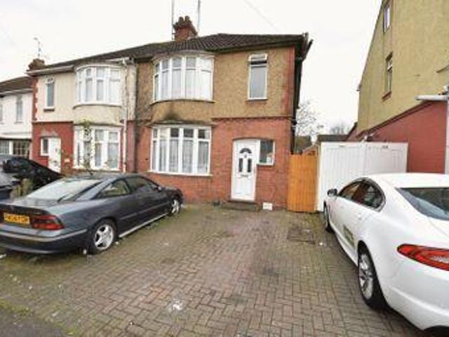 House for sale in Luton