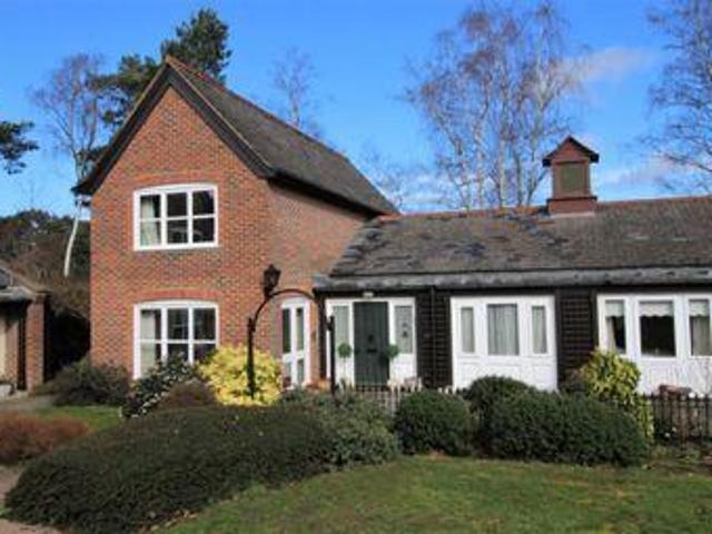 House for sale in Heol-las, Surrey