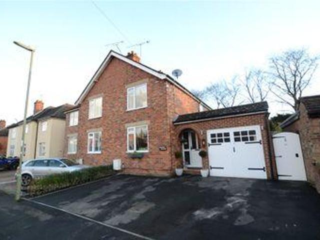 House for sale in Farnborough, Rushmoor
