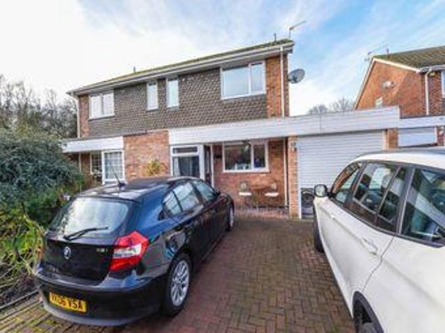 House for sale in Shepperton, Spelthorne