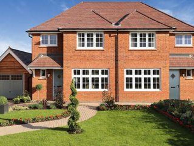 House for sale in Huddersfield, West Yorkshire