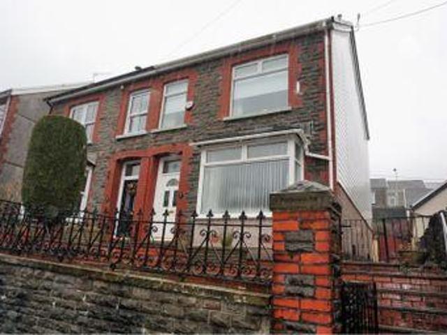 House for sale in Mid Glamorgan, Cymru / Wales