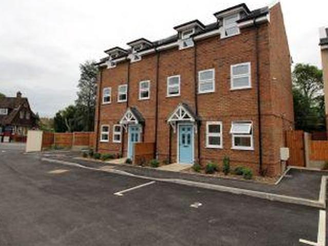 House for sale in Hillview, Surrey