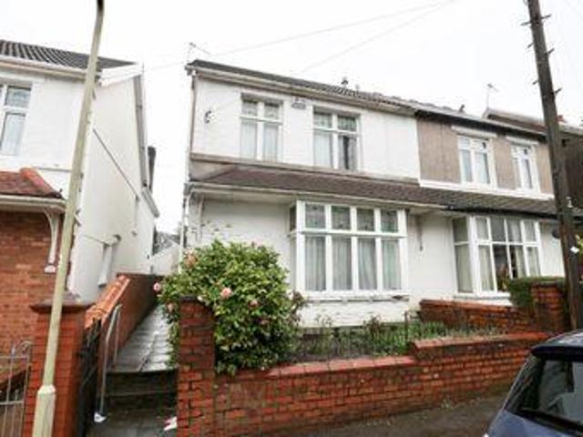 House for sale in Mid Glamorgan, Cymru / Wales