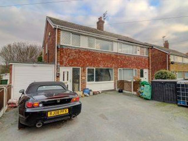 House for sale in Ossett, West Yorkshire