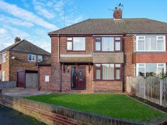 House for sale in Dewsbury, West Yorkshire